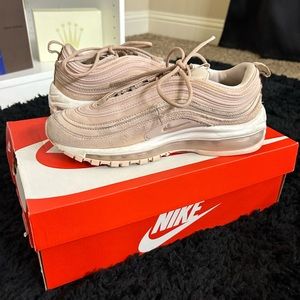 Women’s Air Max 97 Size 7